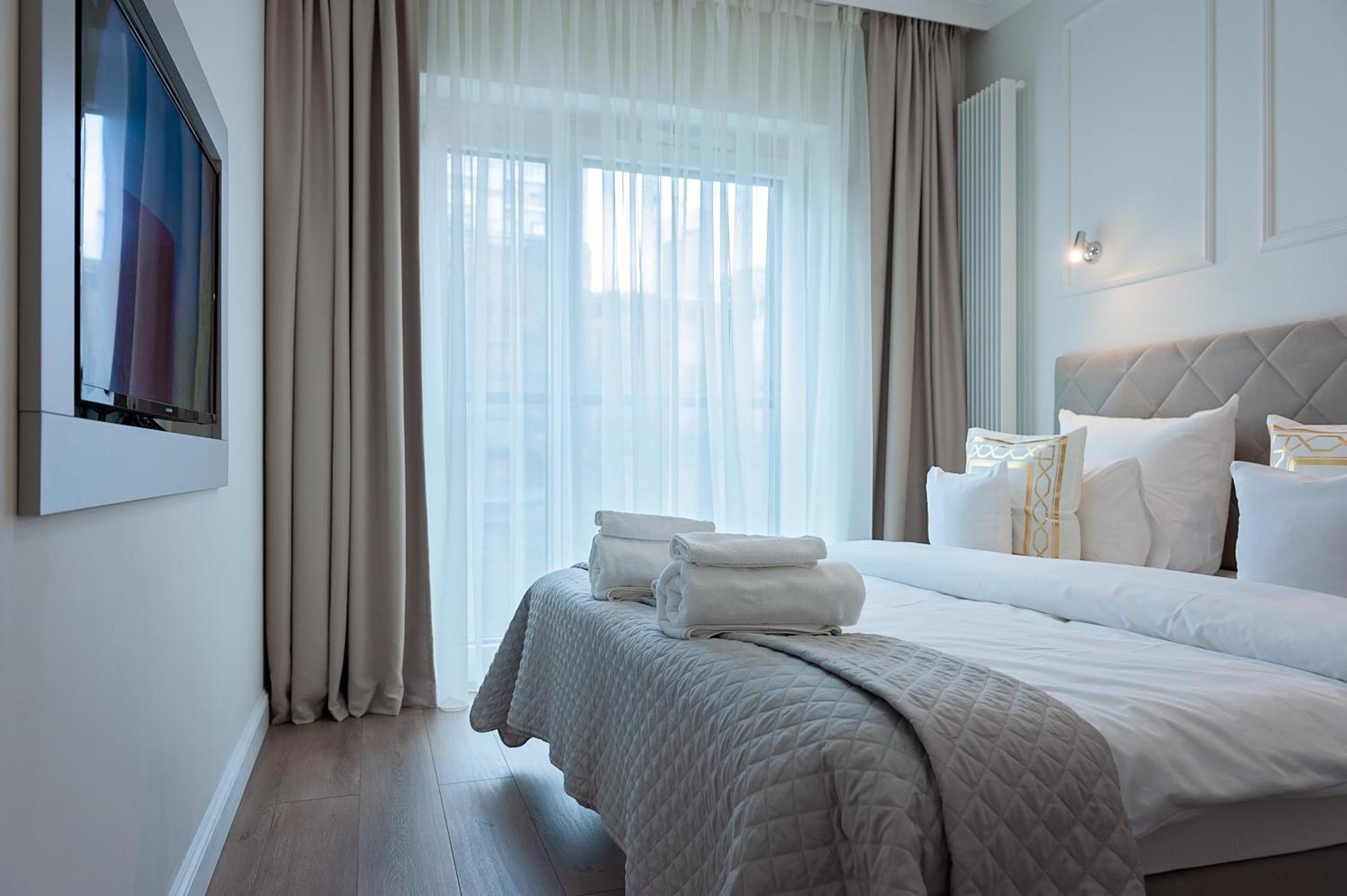 Mennica Residence Patronus Apartments Warszawa Exteriör bild