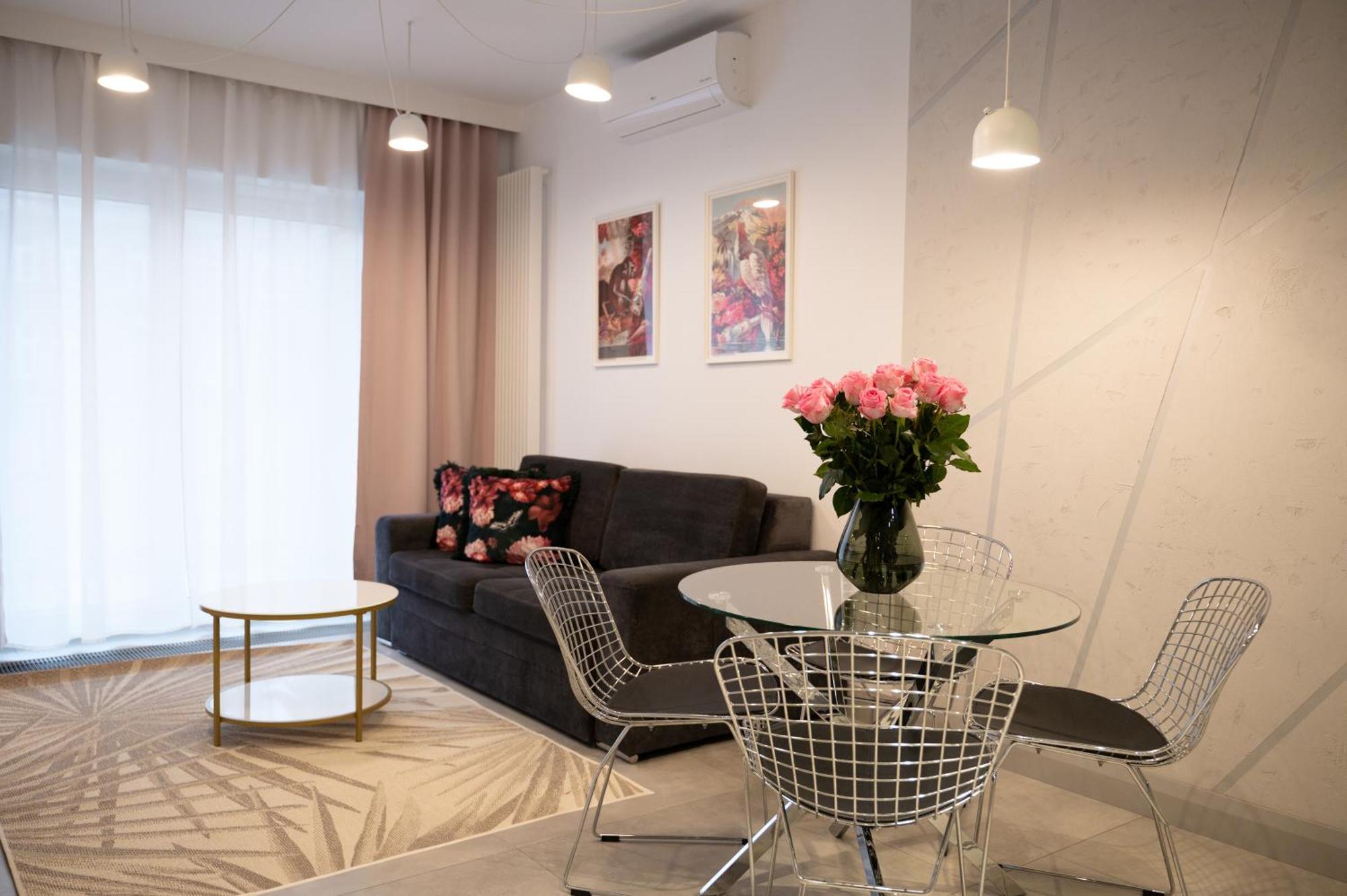 Mennica Residence Patronus Apartments Warszawa Exteriör bild
